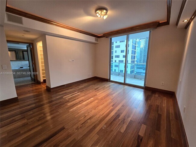 Building Photo - 1331 Brickell Bay Dr