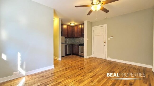 Building Photo - 0 bedroom in CHICAGO IL 60657