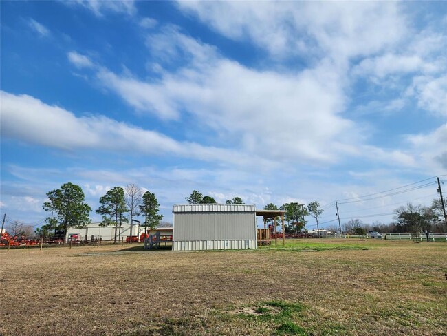 Building Photo - 3373 E Hwy 6