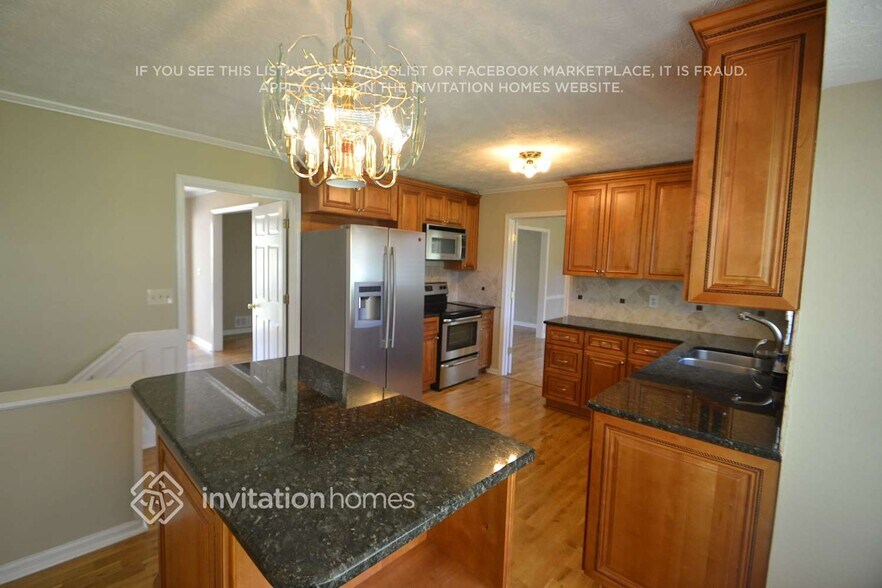 Building Photo - 3945 Thornhill Dr SW