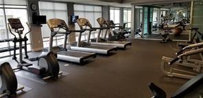 Building Photo - 711 Cosmopolitan Dr NE