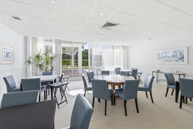 Building Photo - 2121 N Ocean Blvd