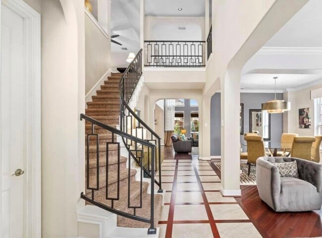 Building Photo - 2211 Mad River Ln