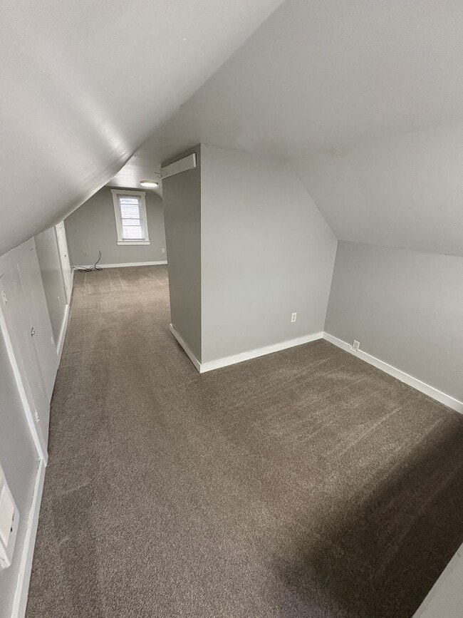 Building Photo - 2-Bed, 1-Bath House for Rent! NO APPLICATI...