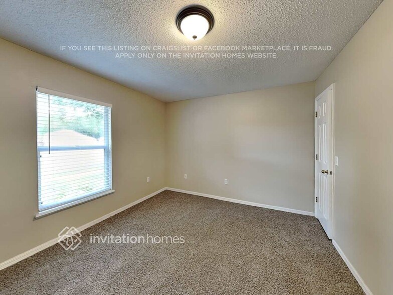 Building Photo - 13012 Waterbourne Dr