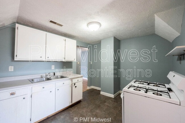 Building Photo - 921 S Buckeye St