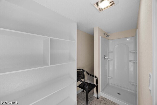 Building Photo - 10475 Gulf Shore Dr