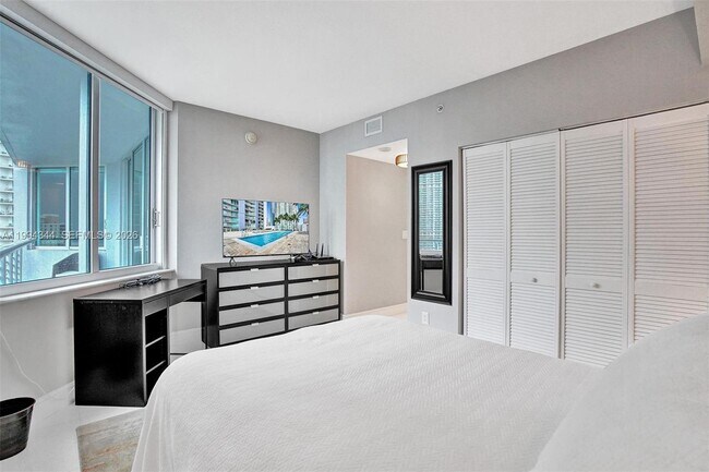 Building Photo - 325 S Biscayne Blvd