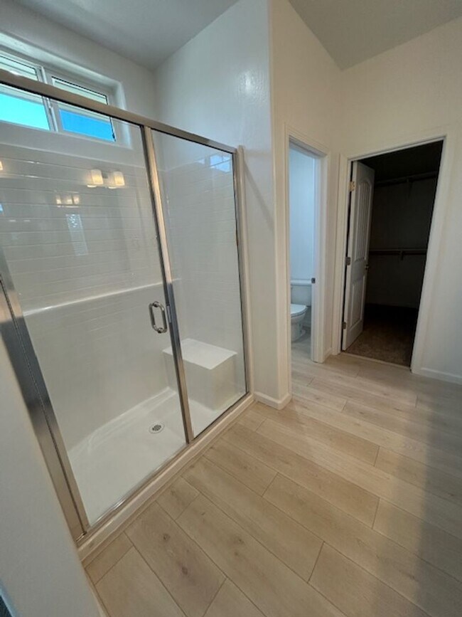 Building Photo - Brand new 4 bedroom 3 bathroom with solar in NW Visalia!!