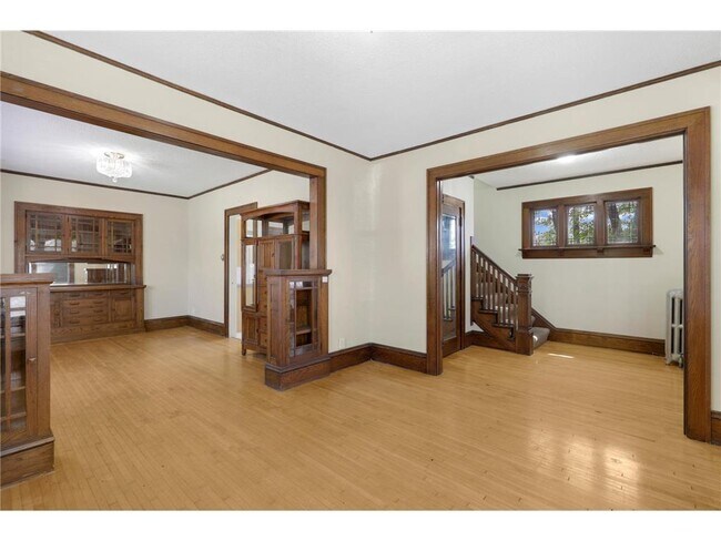 Building Photo - 3217 4th St SE