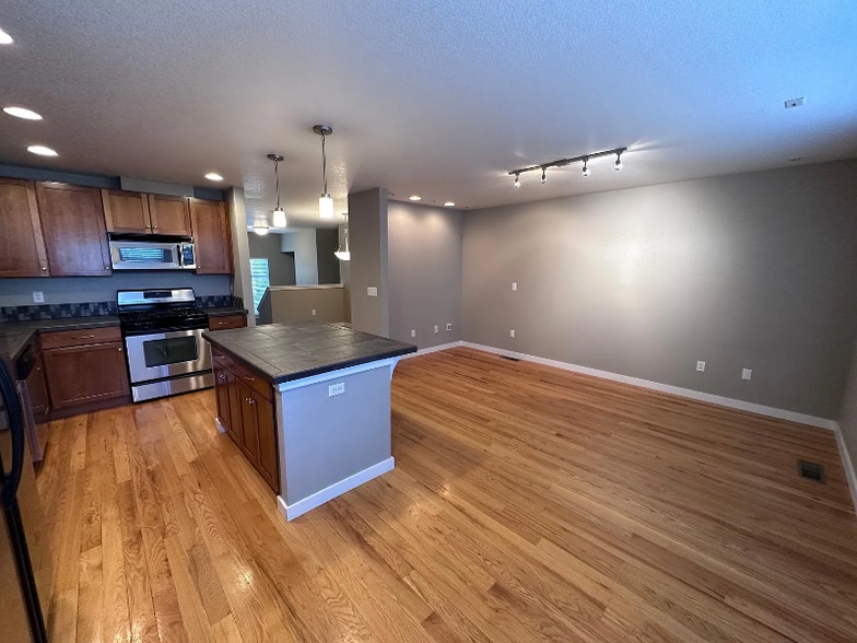 Building Photo - 231 Rendezvous Dr