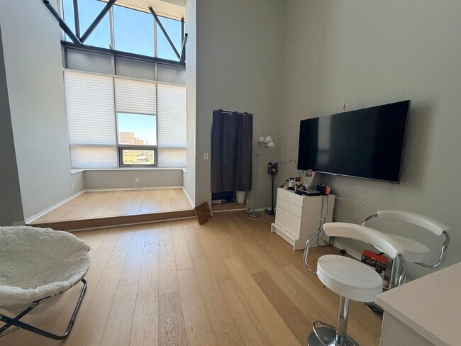 Building Photo - 689 Marin Blvd