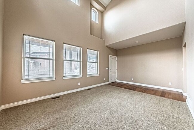 Building Photo - Stunning 5BR Home with Luxury Master Suite & Low-Maintenance Yard!