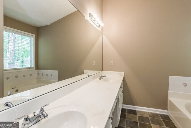 Building Photo - 4516 Legend Hollow Ln