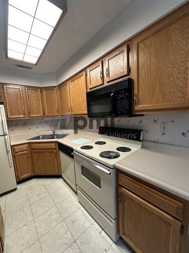 Building Photo - 1308 Arthur Ave
