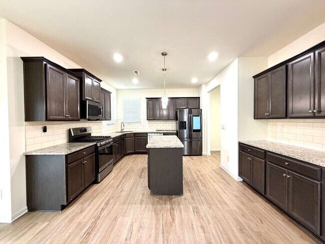 Building Photo - 7105 Wheyfield Dr