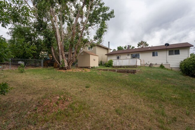 Building Photo - Stunning Ranch Style Home in East Colorado...