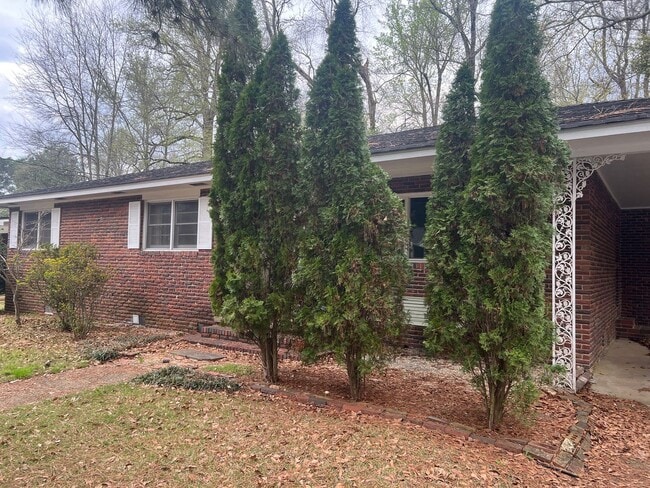 Building Photo - 3 bed/2 bath