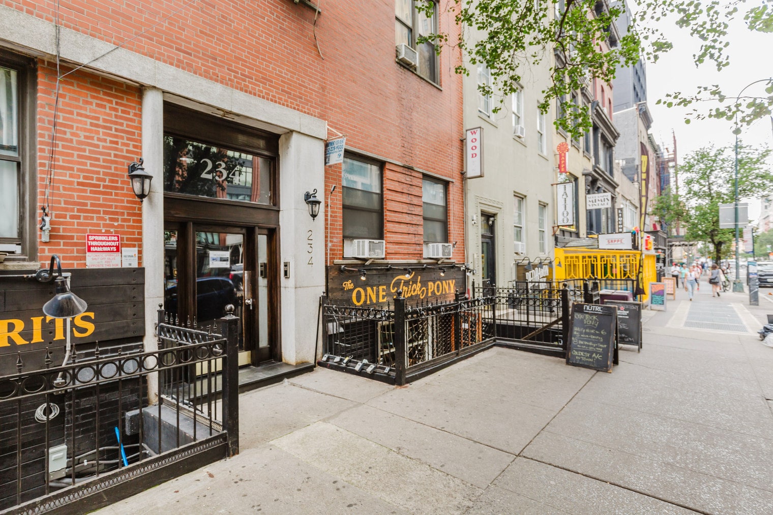 Building Photo - 234 E 14th St