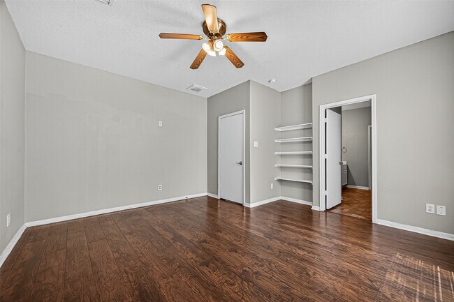 Building Photo - 15430 Elm Leaf Pl