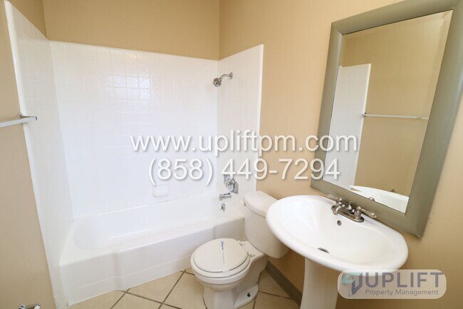 Building Photo - W 9th Ave (727-31)