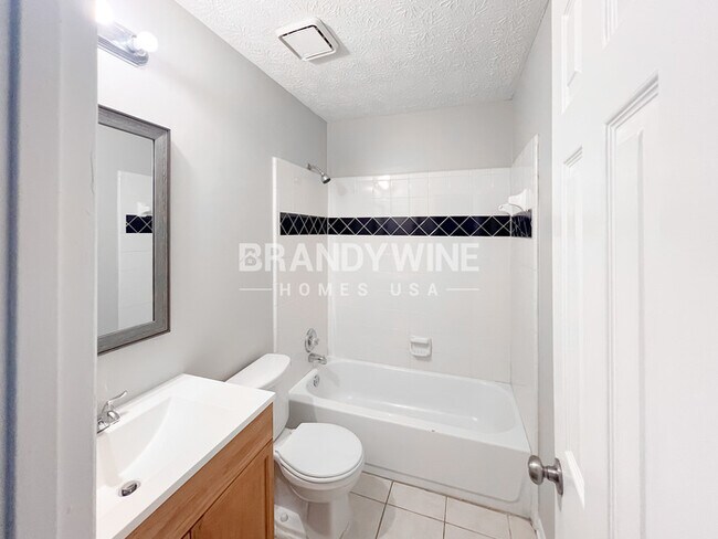 Building Photo - 4400 Westchester Ct