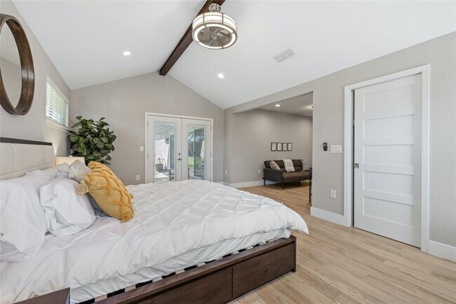 Building Photo - 1505 Westbury Trail