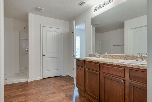 Building Photo - Beautiful 4-Bedroom Home - Wynfield Subdiv...