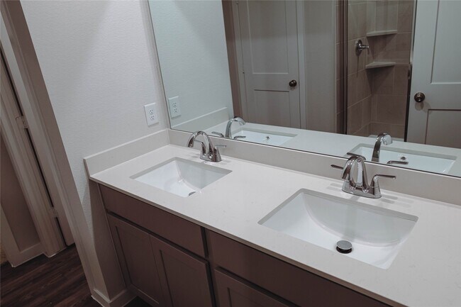 Building Photo - 211 Brazen Forest Trl