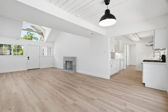 Building Photo - Light-Filled Home on Expansive Lot in Top-Rated School District with Vaulted Ceilings & Entertain...