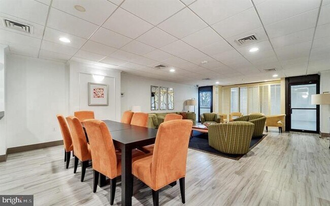 Building Photo - 4242 East-West Hwy