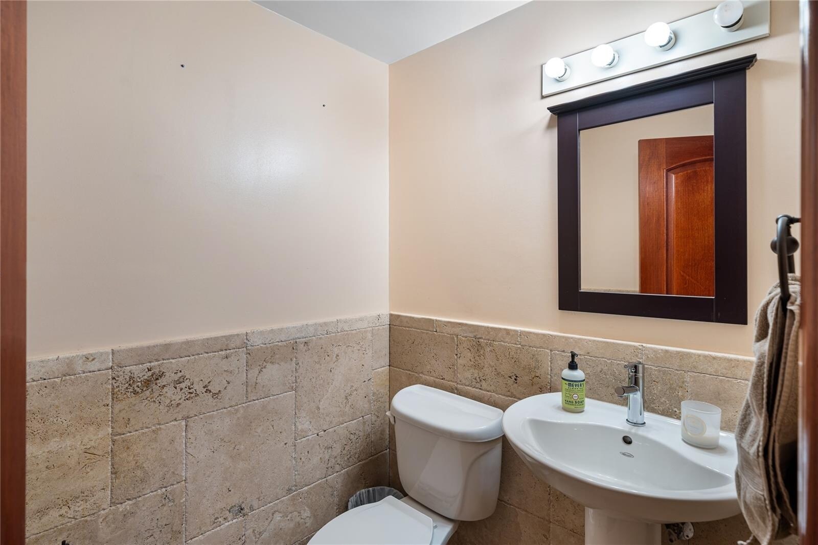 Building Photo - 601 NE 36th St