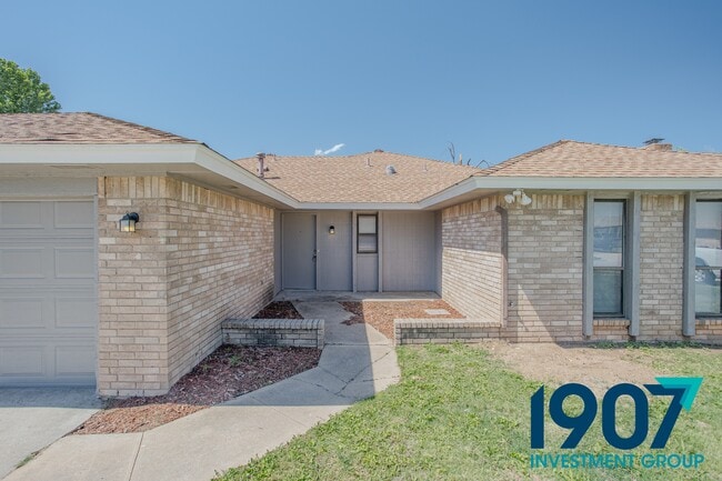 Building Photo - 1433 SW 93rd St