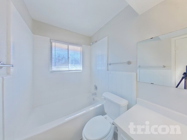 Building Photo - 1133 Norwood Dr