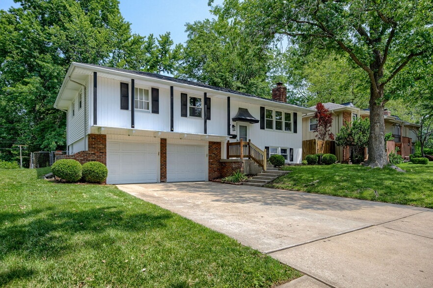 Building Photo - 508 SW Stratford Rd