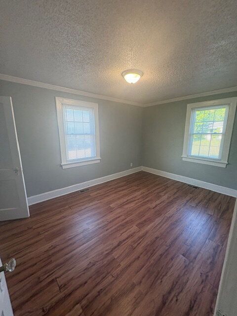 Building Photo - 2612 Sunset Ave