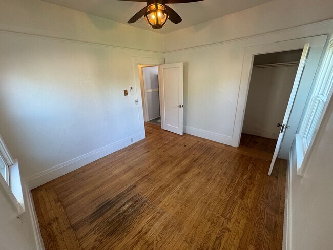 Building Photo - 2 bedroom |1 bathroom | Charming West Taho...