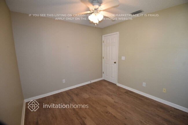 Building Photo - 4635 Sanibel Way