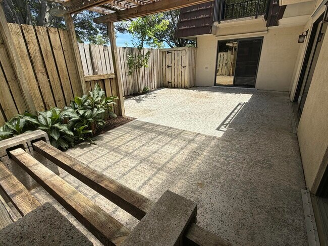 Building Photo - 2407 24th Ln