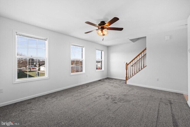 Building Photo - 96 Breezewood Dr