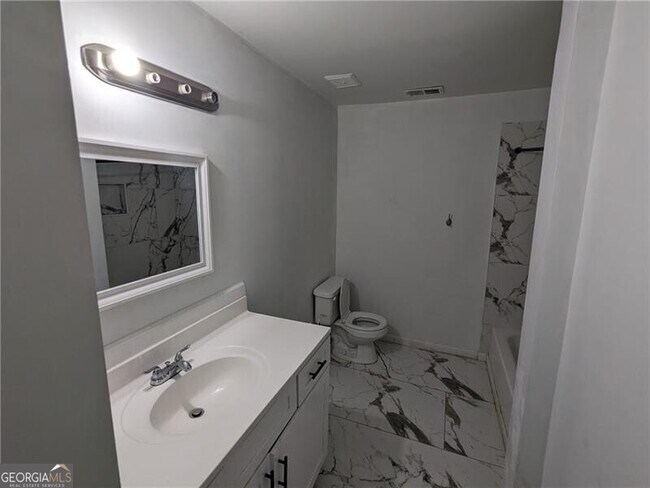 Building Photo - 365 Winding River Dr