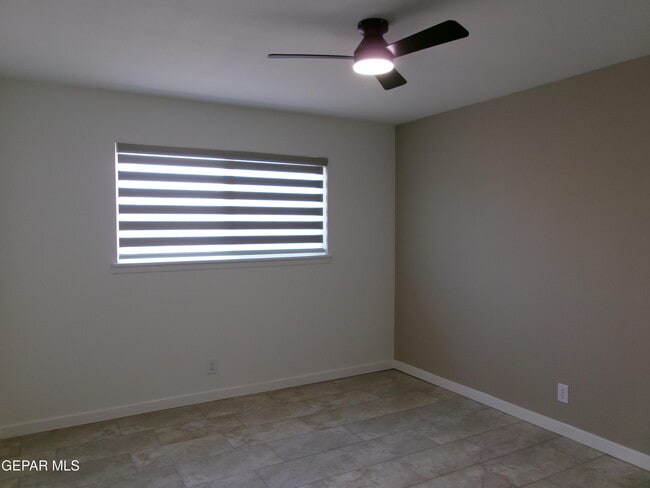Building Photo - 6253 Dew Dr