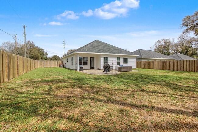 Building Photo - 197 W 1st Ave