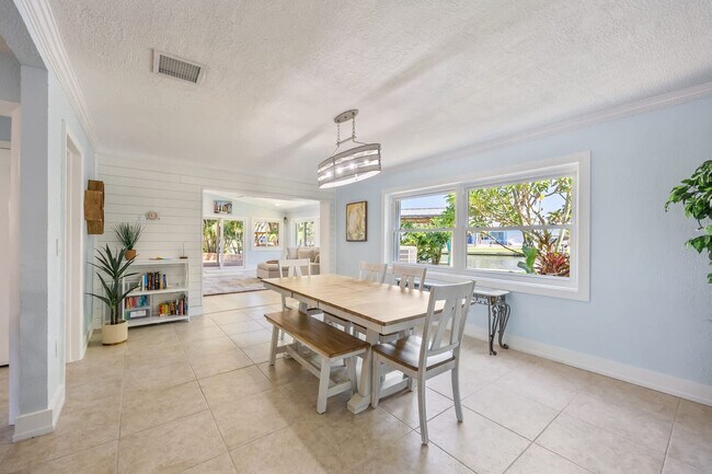 Building Photo - 491 Indian Creek Dr