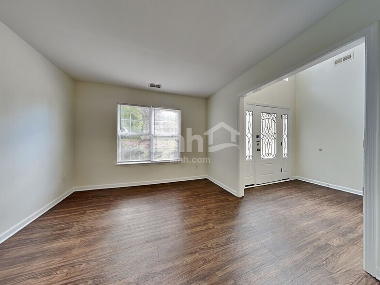 Building Photo - 9117 Hollow Ridge Ln