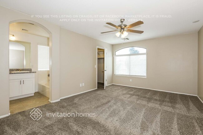 Building Photo - 1618 E Daniella Dr