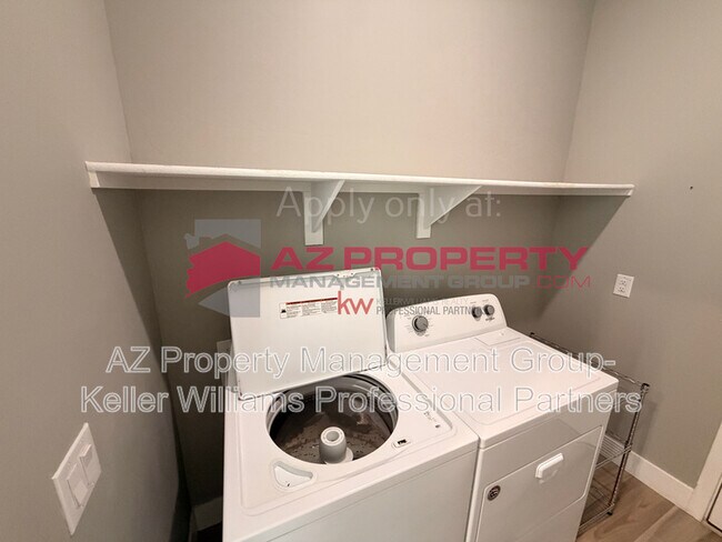 Building Photo - 13314 W Dale Ln