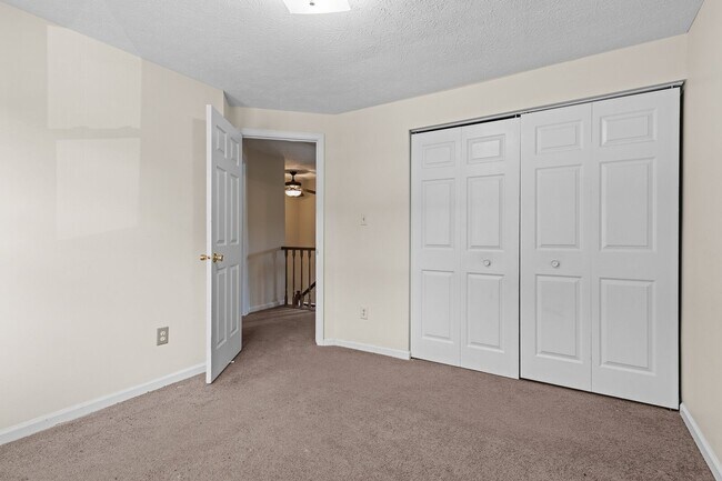 Building Photo - 528 Chanticlar Ct