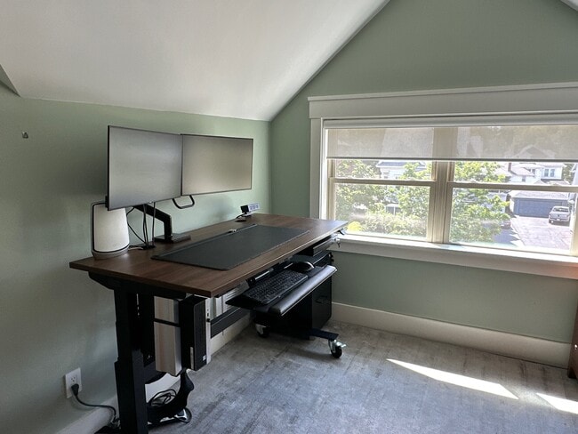 Building Photo - 20 Somerset St