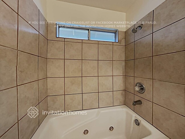 Building Photo - 8355 Lonely Hill Way